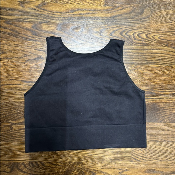 Spanx Look at Me Now Black Crop Top, Size: M, new without tags - Picture 2 of 3